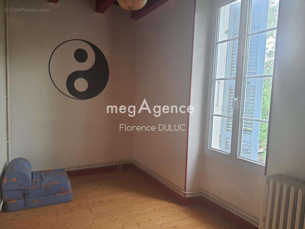 Maison à SAINT-JEAN-D'ANGELY