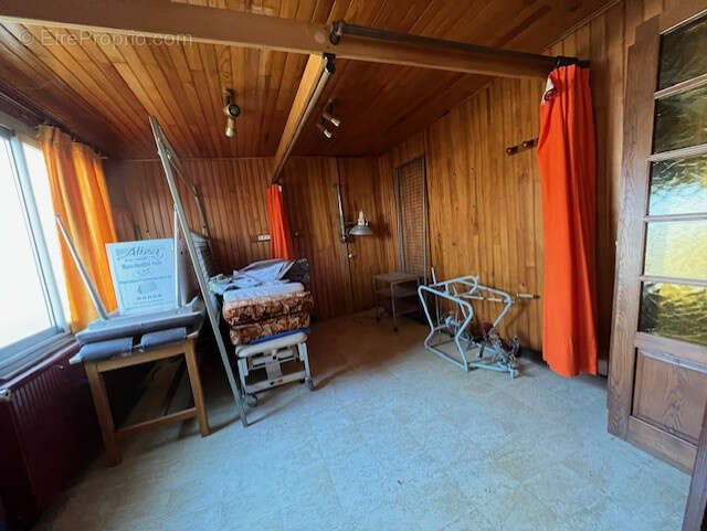 A VendreImmeuble de rapport 330 m2   Maison + T5 + Local professionnel   Fort potentiel ! - photo 12