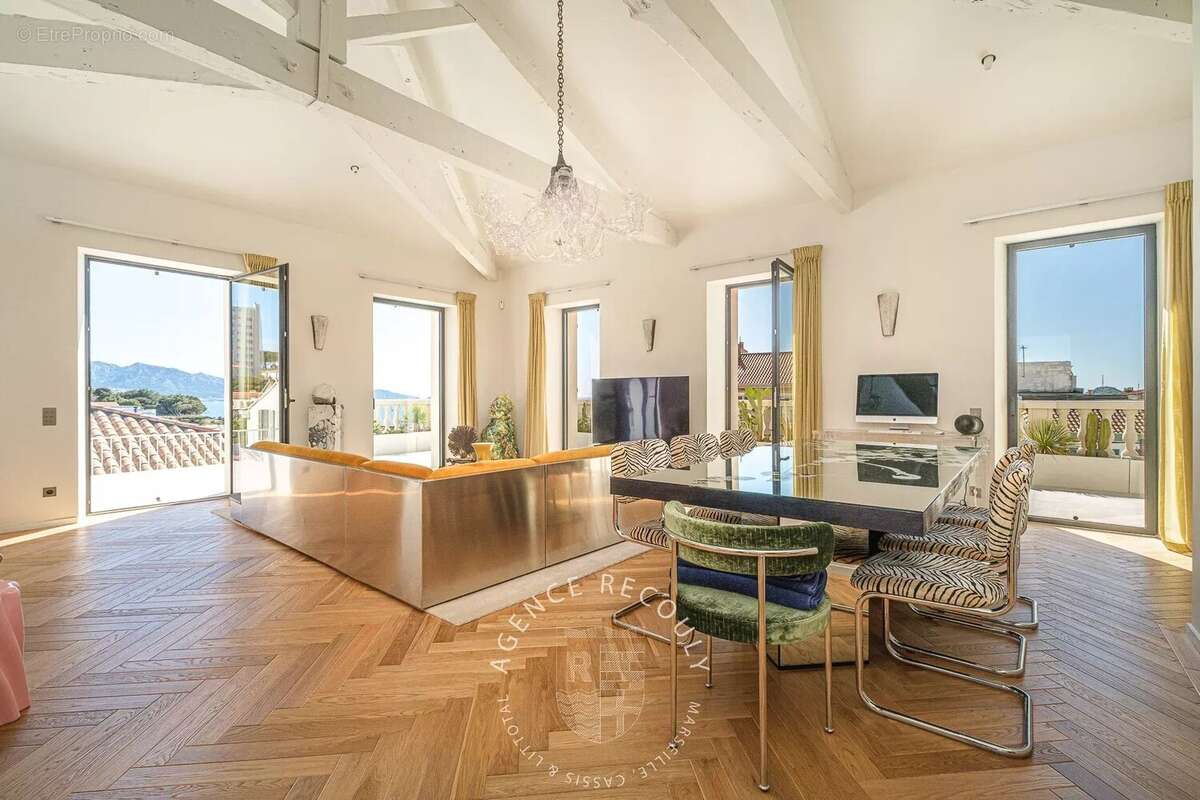 Appartement à MARSEILLE-7E