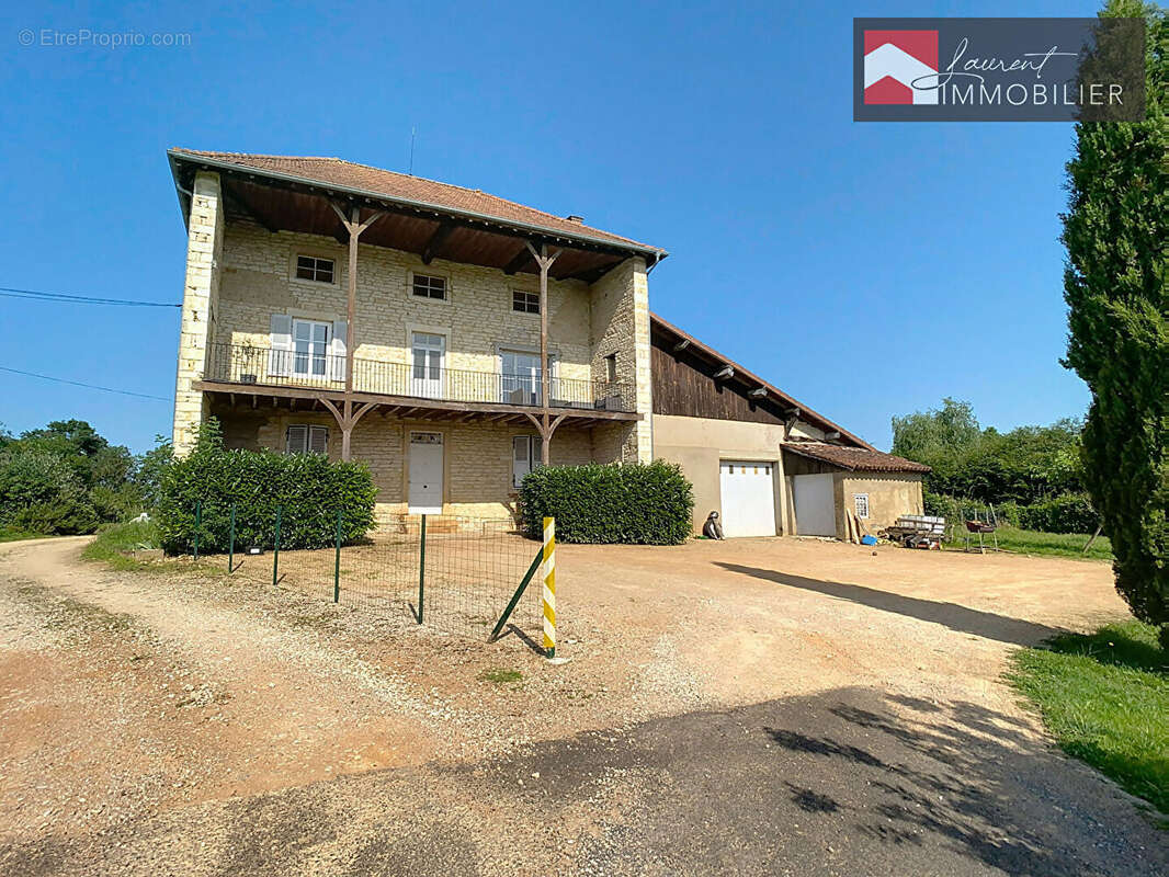 Maison à PONT-DE-VAUX