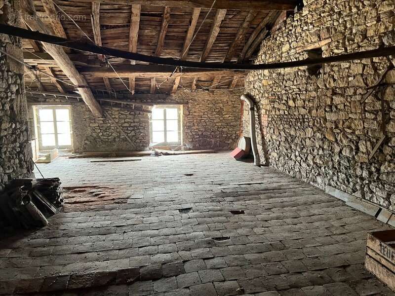 Maison à CHATEAUNEUF