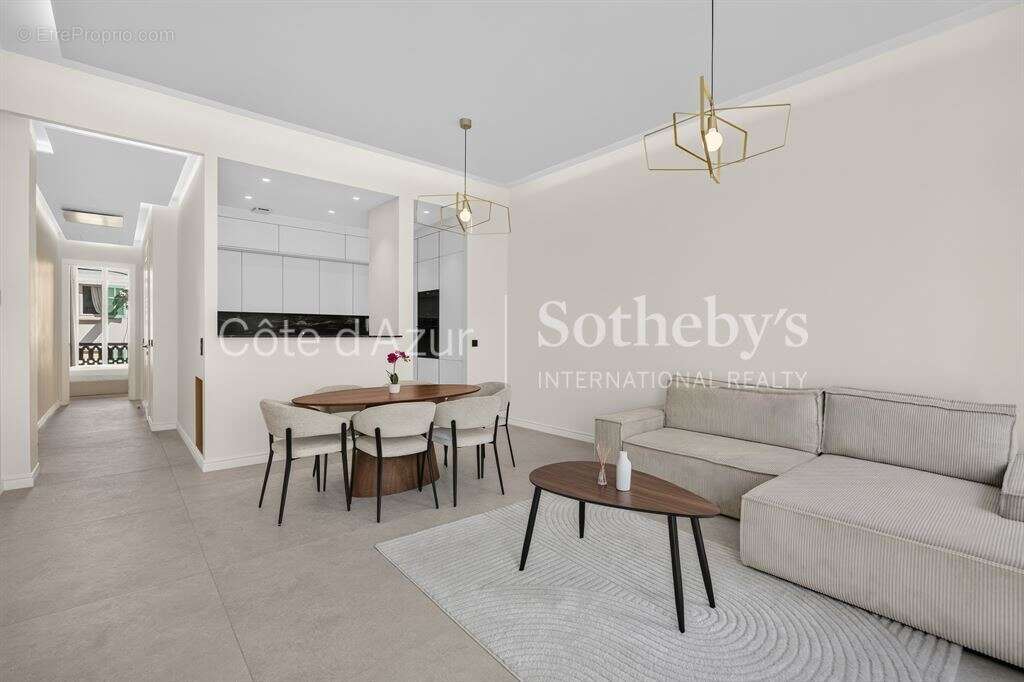 Appartement rénové de 83 m² avec deux suites face au Palais des Festivals à Cannes - photo 2