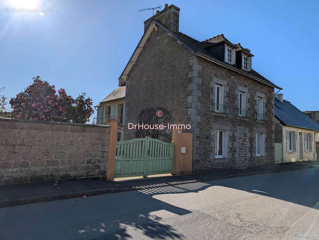 Maison à LE GOURAY