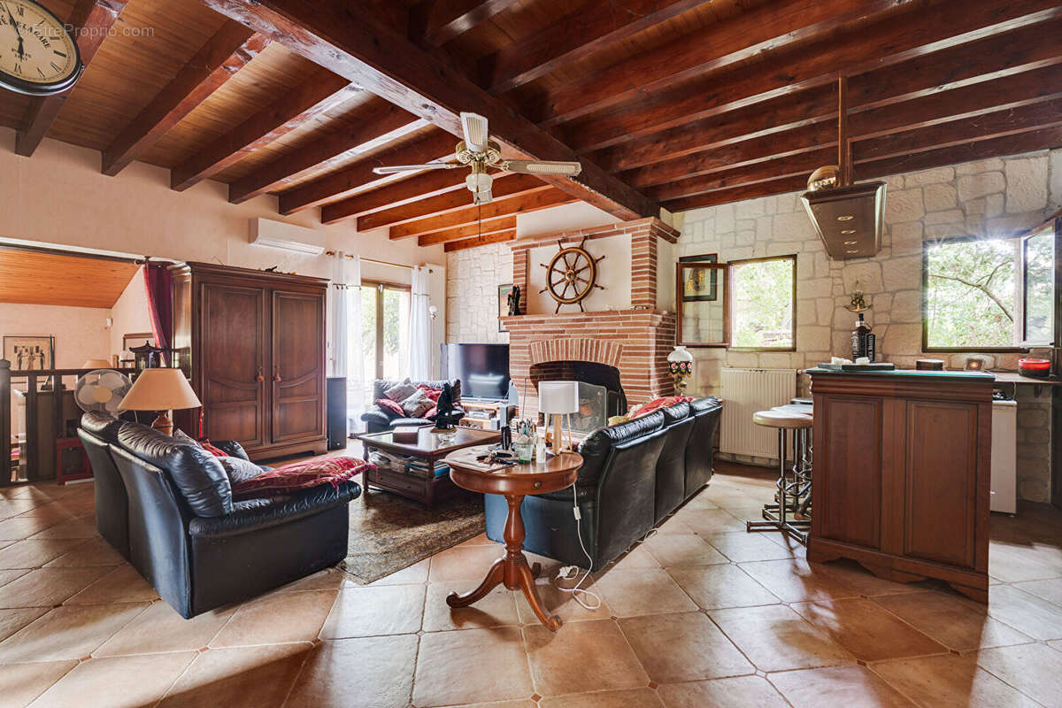 Maison à MONDONVILLE