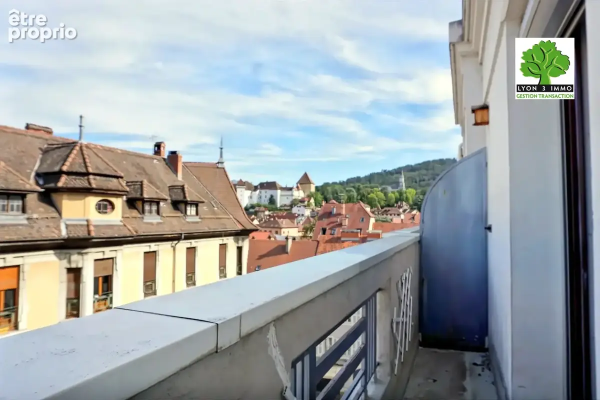 Viel Annecy, rue des Glieres, T1 dans bel immeuble art déco proximité gare. - photo 11