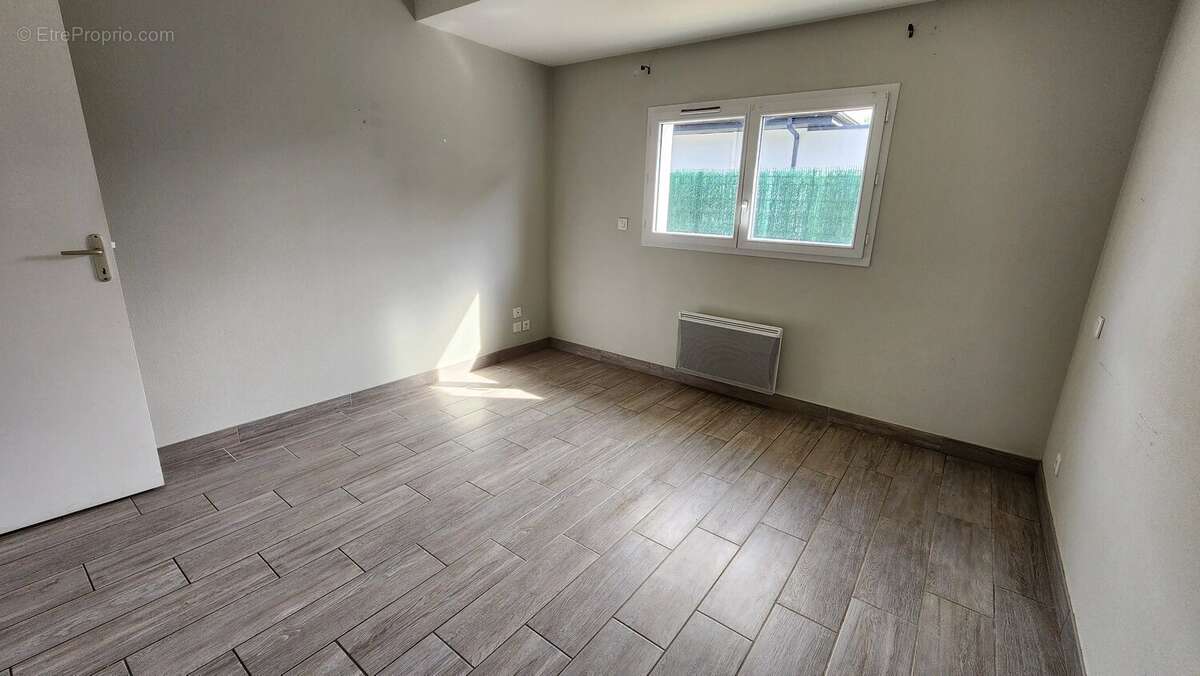 LONS, A VENDRE Maison jumelée 94 m² sur terrain de 500 m² - photo 4
