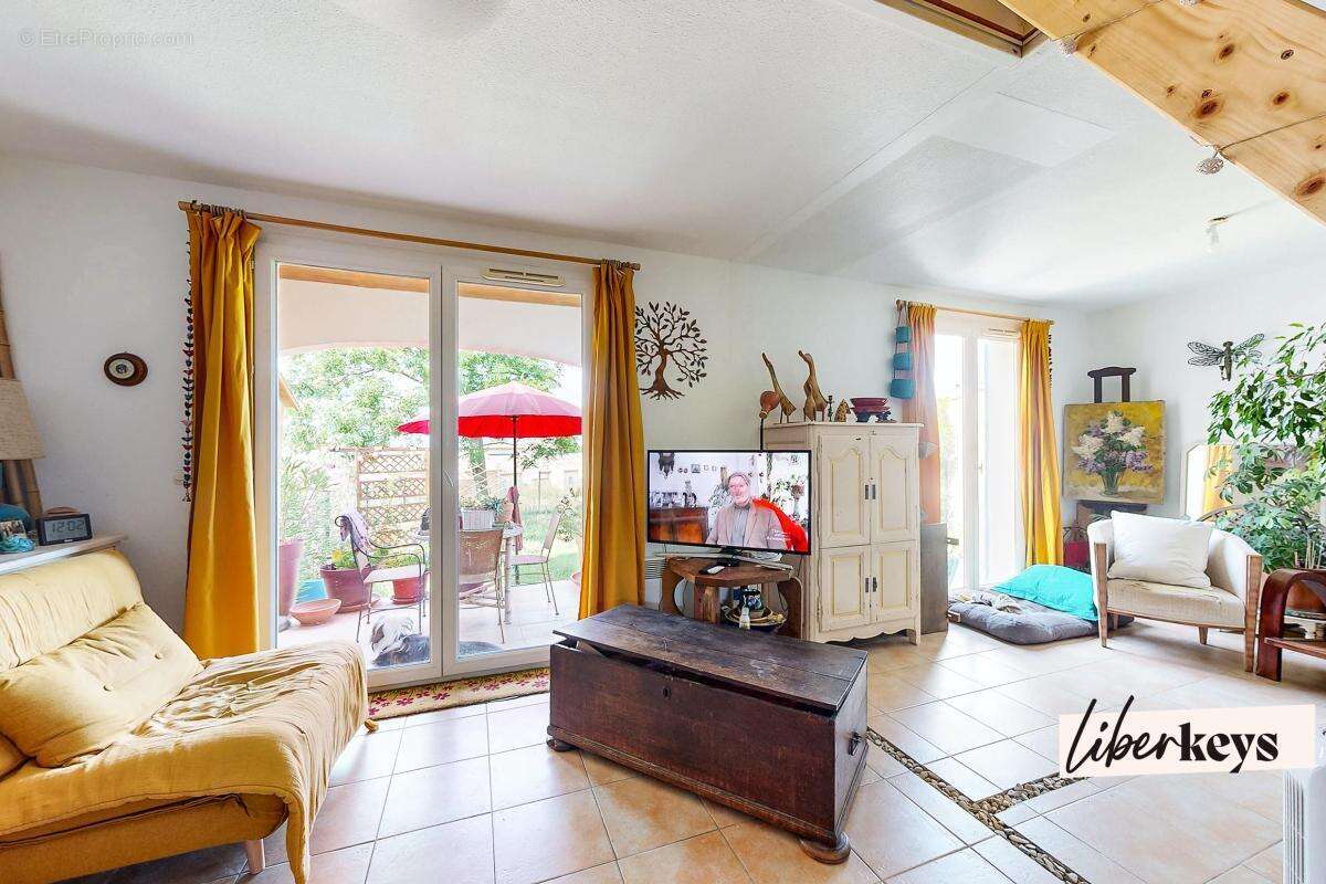 HOMPS : Charmante maison de 64m² avec extérieur vue sur le lac - photo 3
