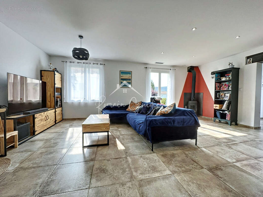 Maison plain pied type 5 de 140 m2 refaite à neuve sur son terrain divisible de 1358 m2 - photo 8