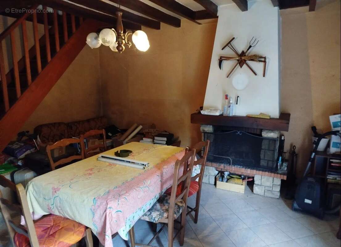 Maison à LES CROUTES