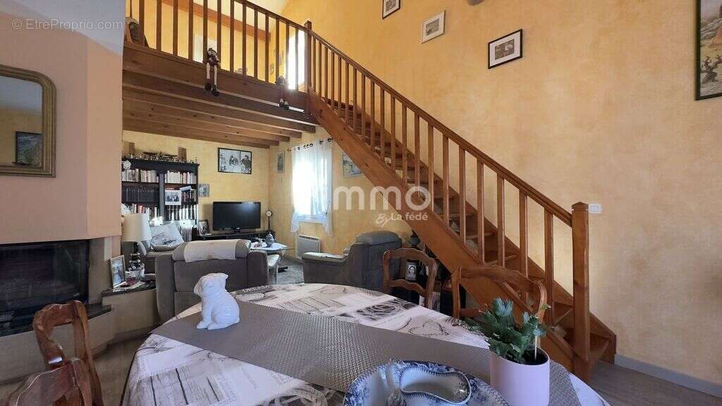 Maison à SAINTE-VALIERE