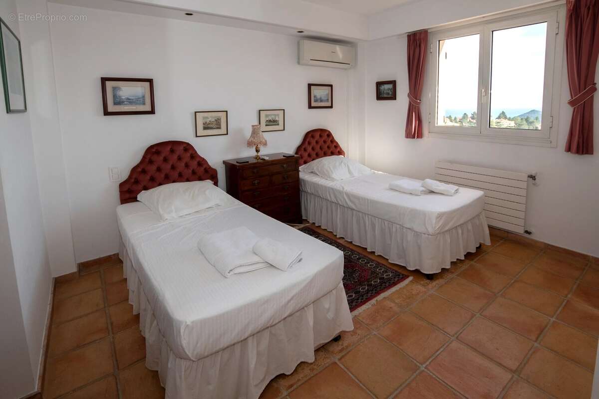 Maison à MANDELIEU-LA-NAPOULE