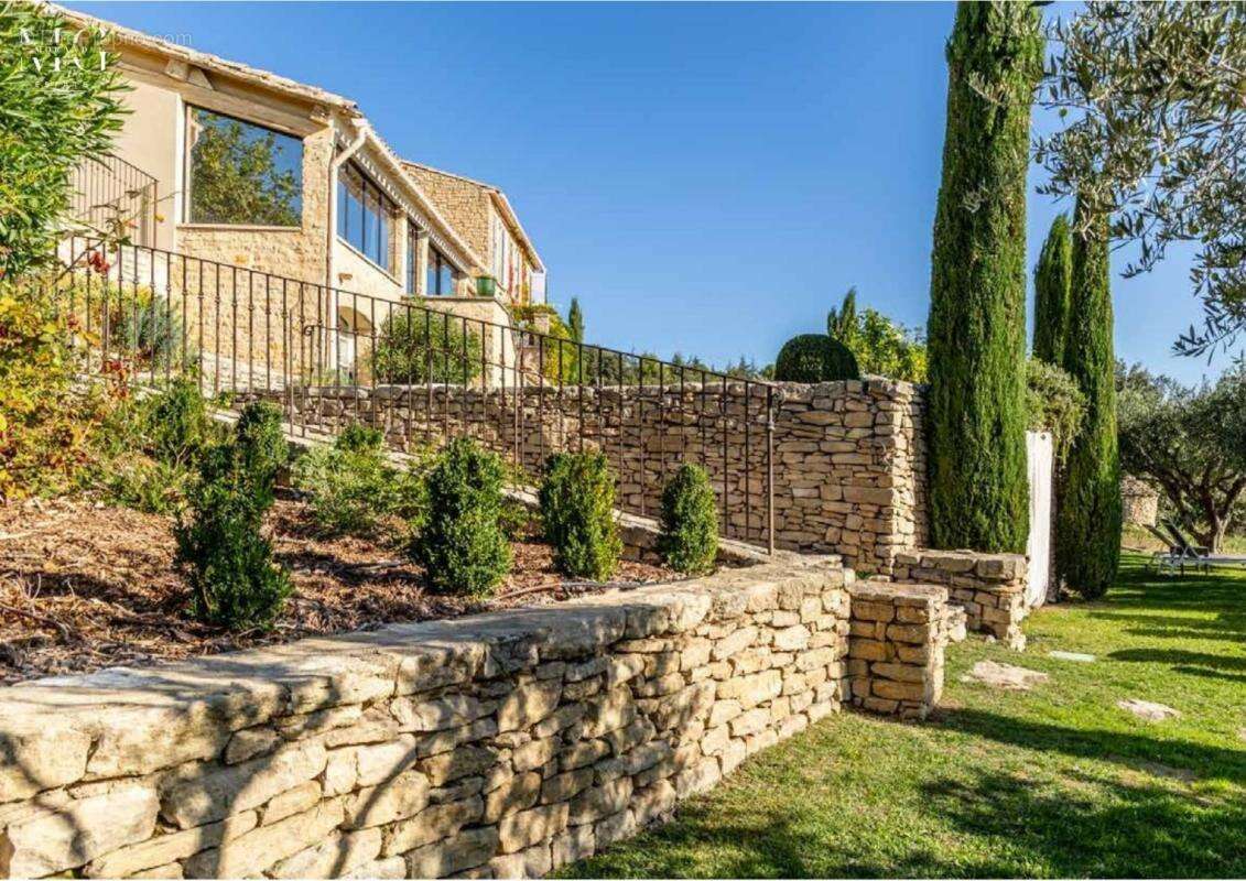 Maison à GORDES