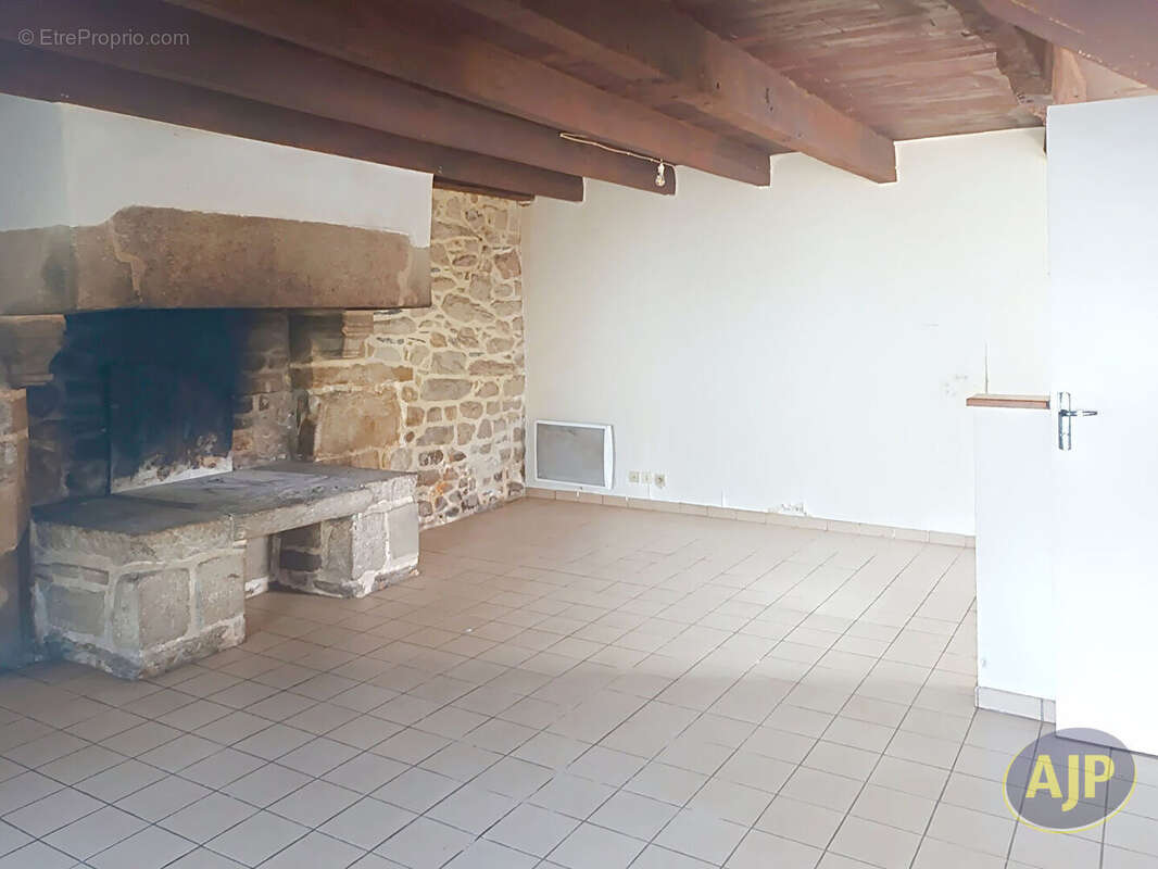 Maison à PLUHERLIN