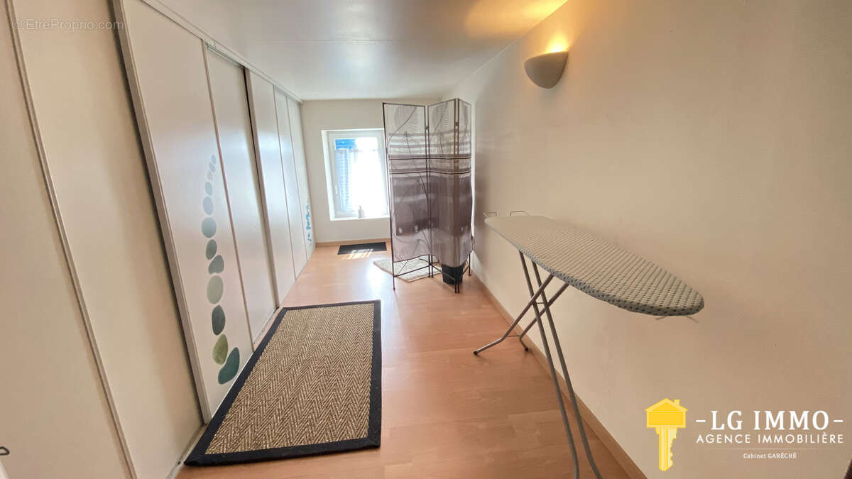 Longère avec dépendances, garages 300 m2, jardin, proche estuaire - photo 15