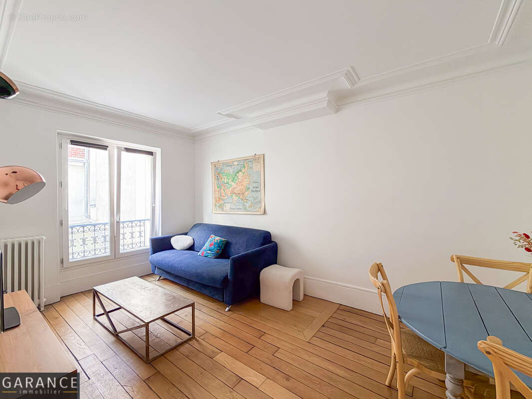 Appartement à PARIS-14E