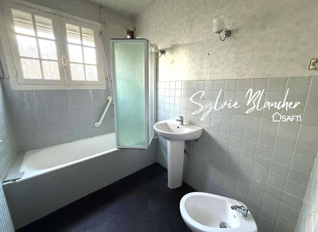 Photo 6 - Maison à FONTAINE-ETOUPEFOUR