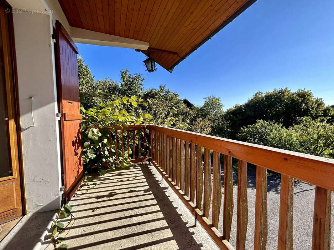 Appartement à GROISY