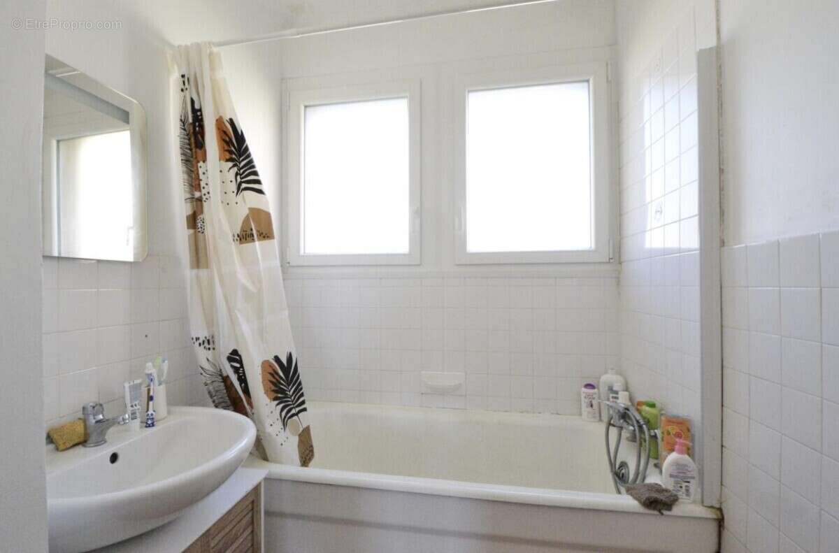 Maison à LA CLAYETTE