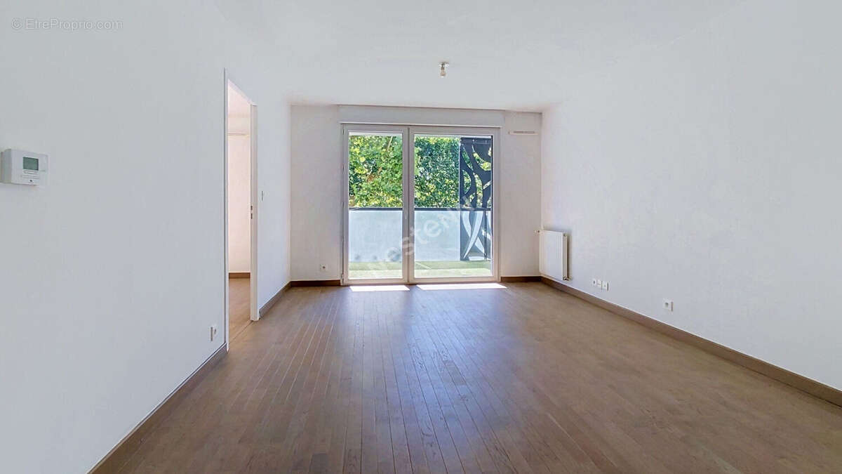 NANTES - PROCÉ / Appartement 2 pièces 43m² avec balcon et place de stationnement - photo 2