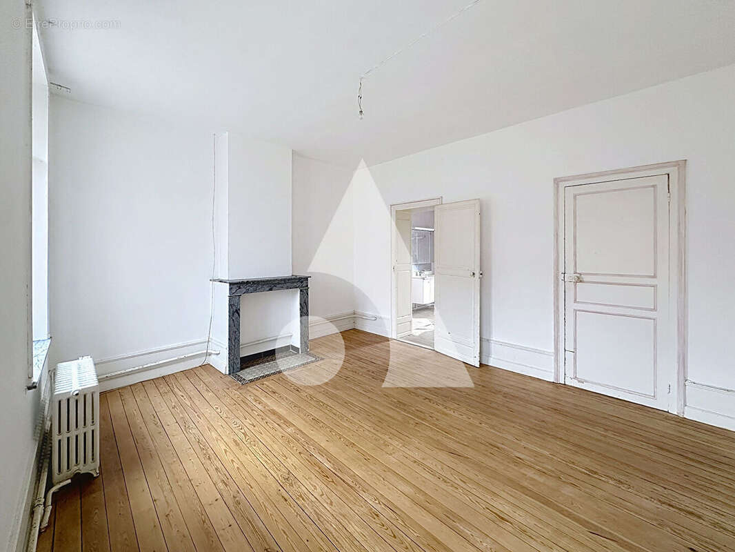 Maison à MONCHAUX-SUR-ECAILLON