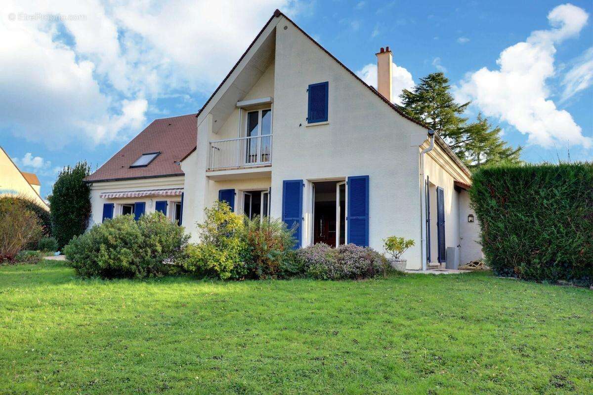 Grande maison familiale de 230 m² au centre du village - photo 15