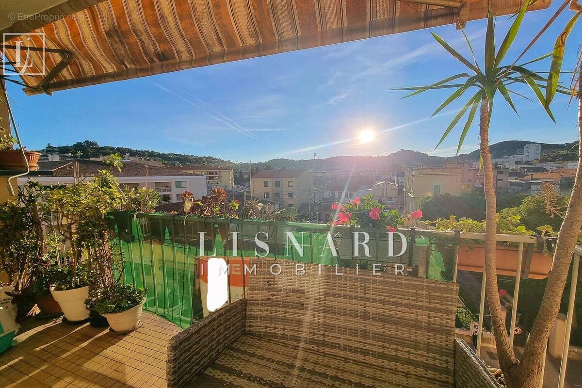 Appartement à VALLAURIS