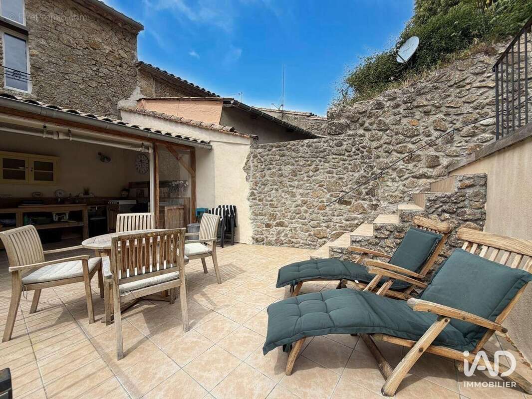 Maison 200 m² à Notre-Dame-De-La-Rouviere  - photo 5