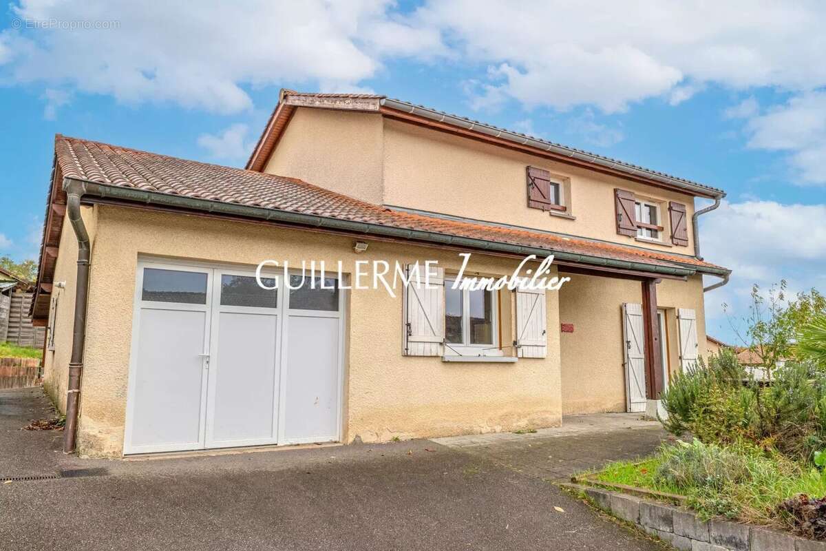 Maison à JASSANS-RIOTTIER