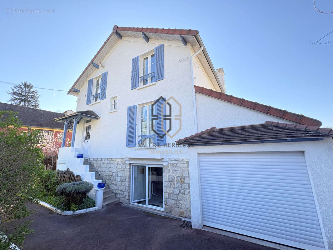 Maison à CHENNEVIERES-SUR-MARNE
