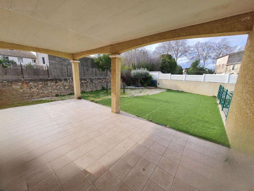 Maison à GINESTAS