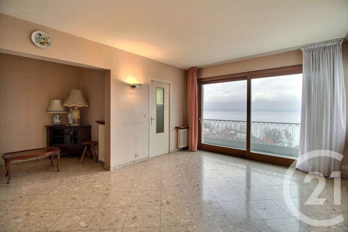 Appartement à EVIAN-LES-BAINS