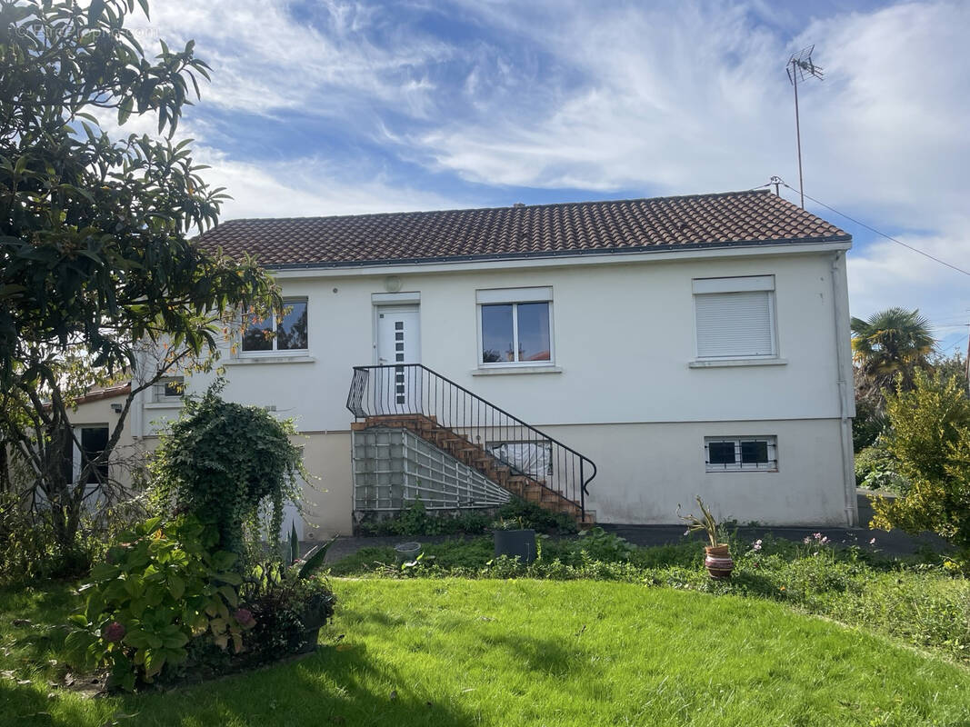 Maison à LES HERBIERS