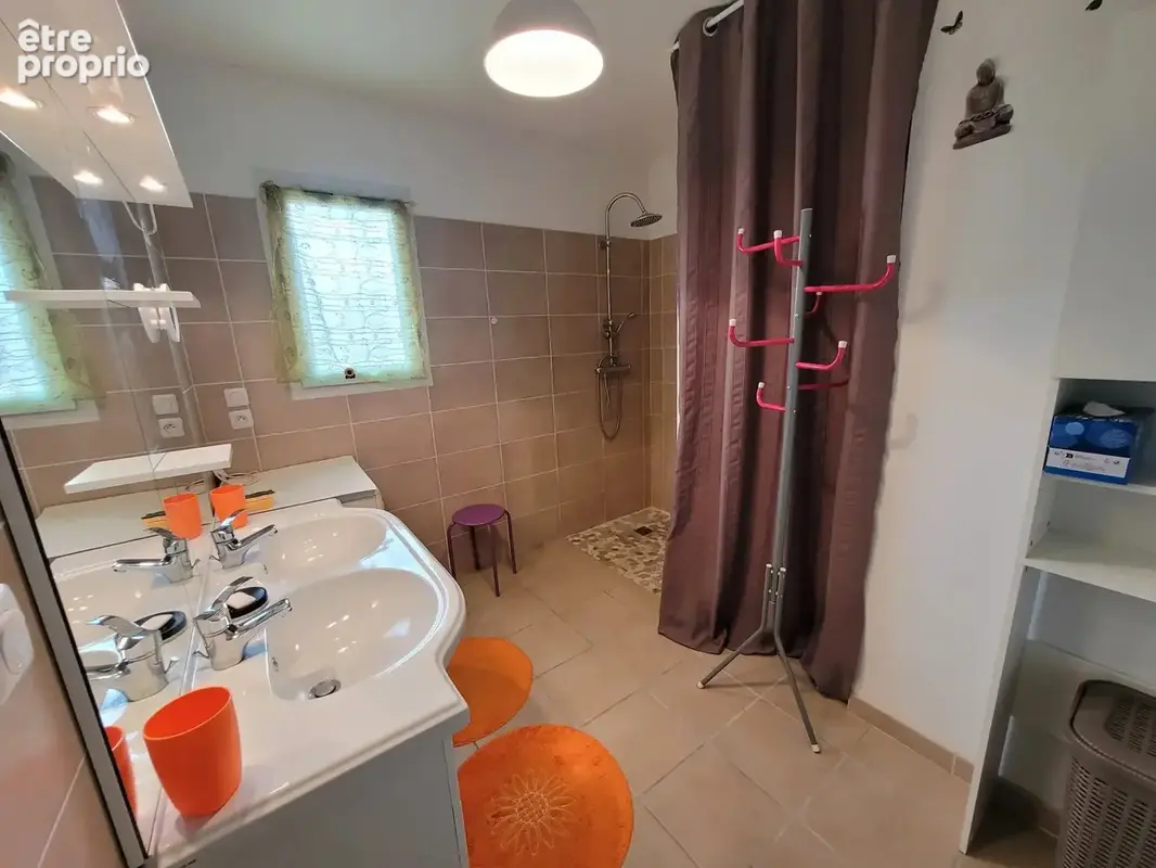 Maison de plain-pied avec piscine - 4 pièces - 82 m² - photo 12