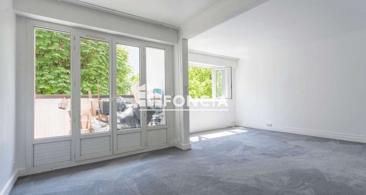 Appartement à CHILLY-MAZARIN
