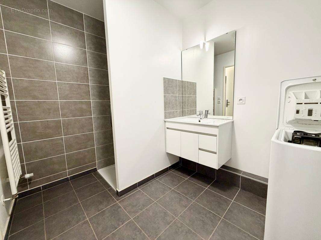 Appartement à L'ARBRESLE