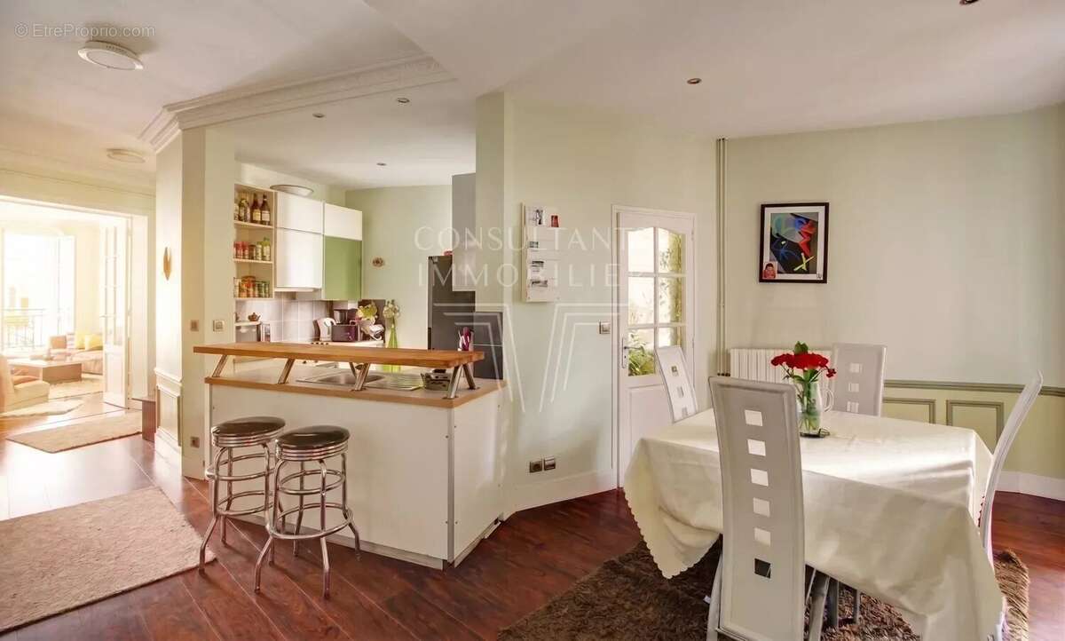 Appartement à PARIS-7E