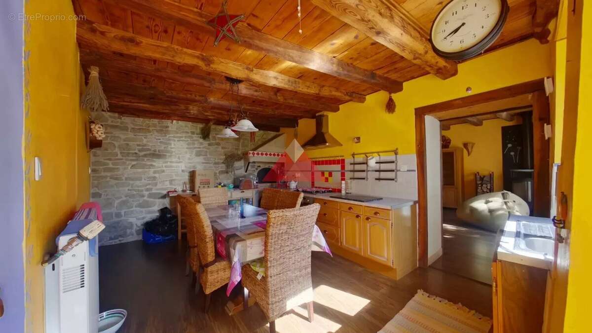 Maison à GRAYE-ET-CHARNAY