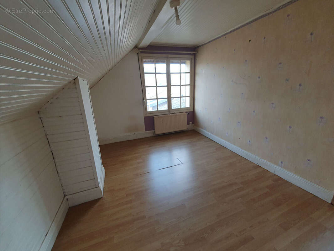 Maison à SAINT-QUENTIN