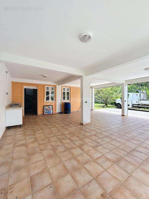 Maison à PETIT-BOURG