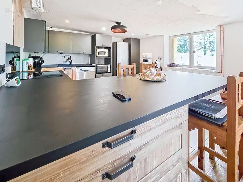 Maison en pierre rénovée avec dépendances –  Terrain de 2 200 m² - photo 14