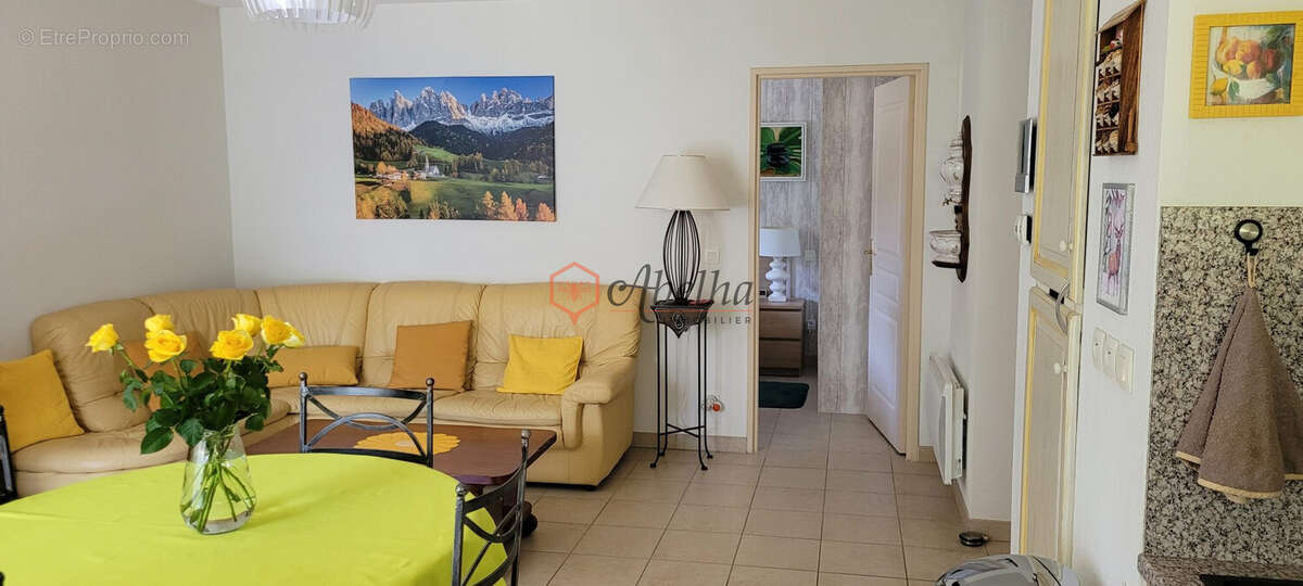 Appartement à LAYE
