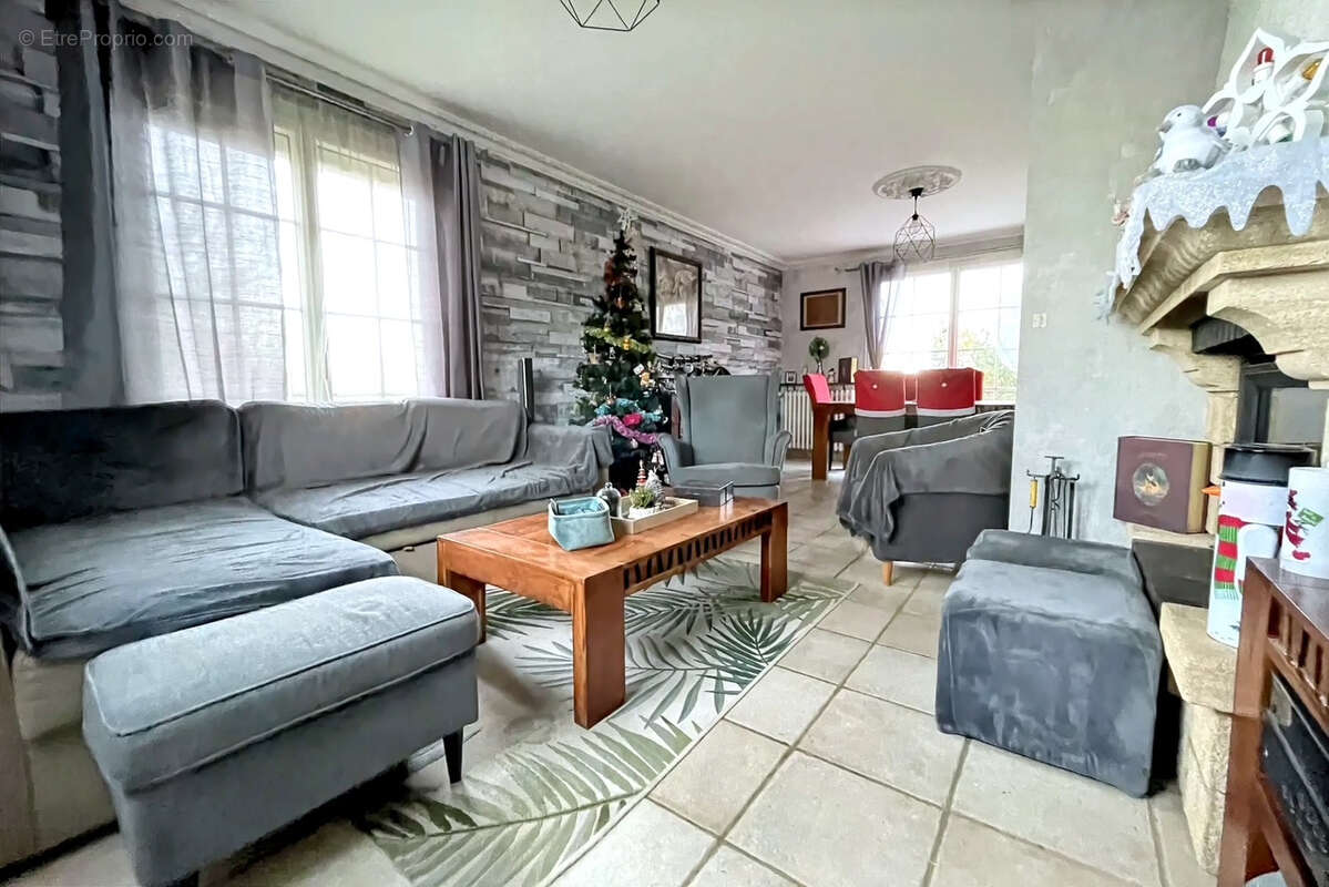 Maison à VILLIERS-SUR-MORIN