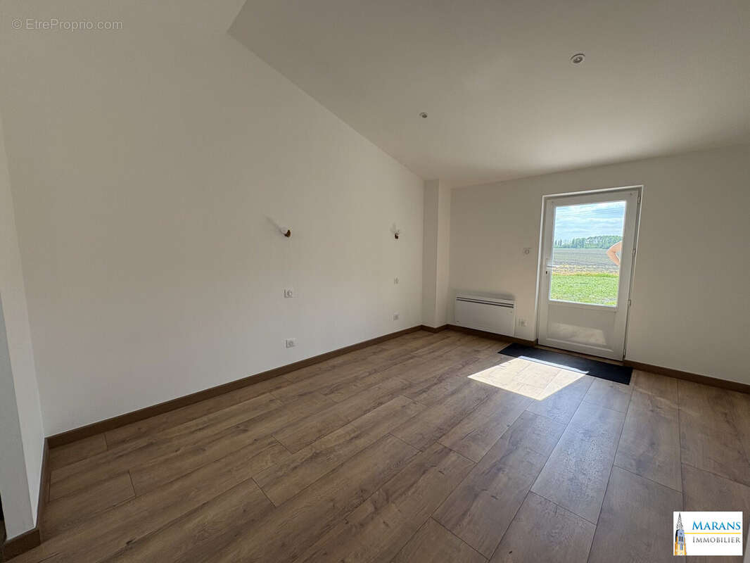 Maison à VOUILLE-LES-MARAIS