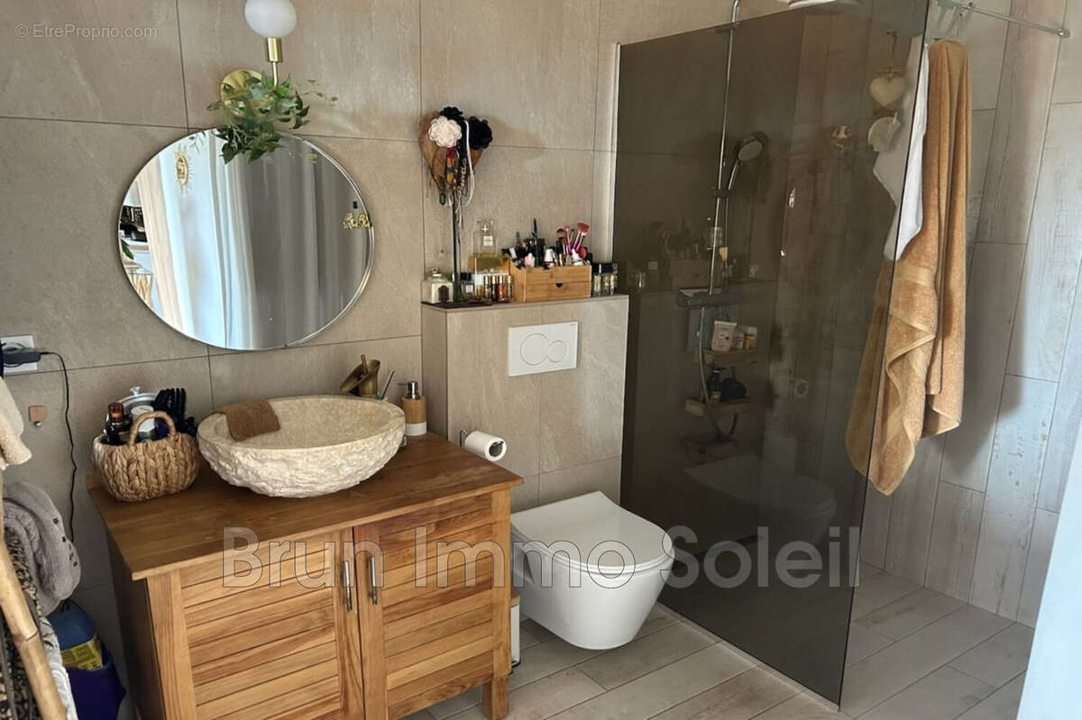 Appartement à LA CROIX-VALMER