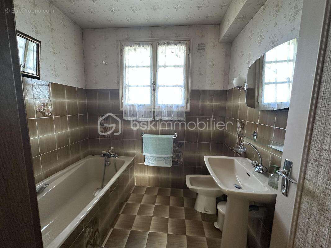 Maison à NOTRE-DAME-DU-TOUCHET