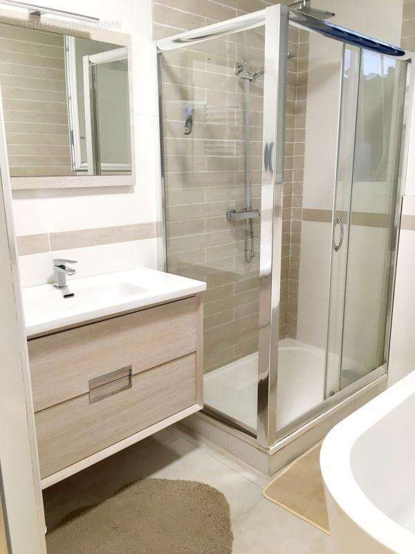 Appartement à LE ROVE