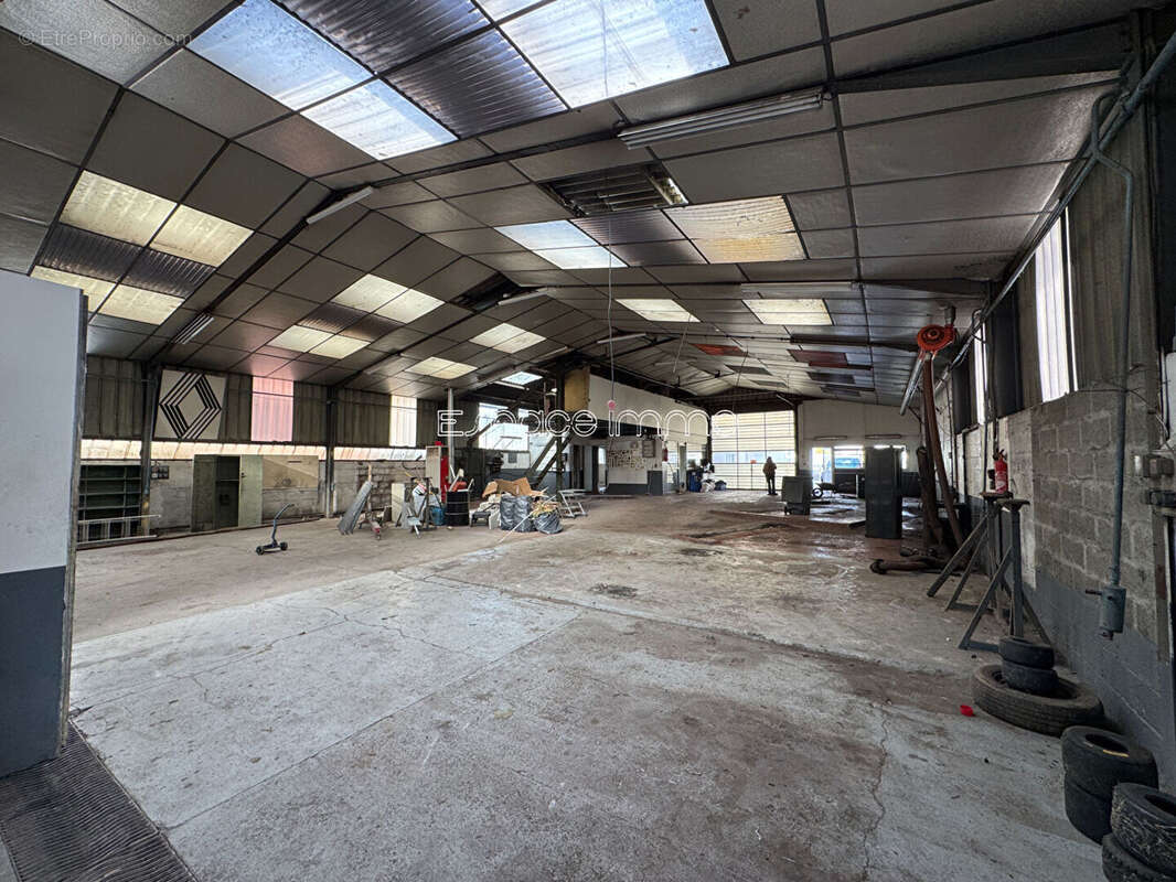 Commerce à DEVILLE-LES-ROUEN