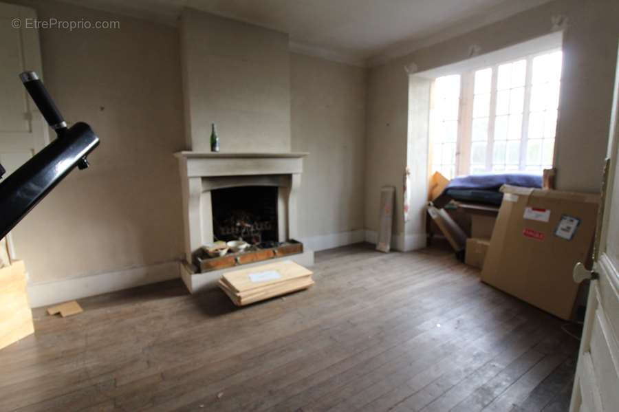 Maison à BRINON-SUR-SAULDRE