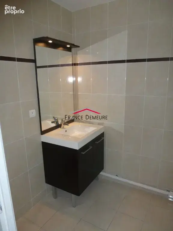 Appartement 40 m² à Saint-Ouen-L'aumone  - photo 8