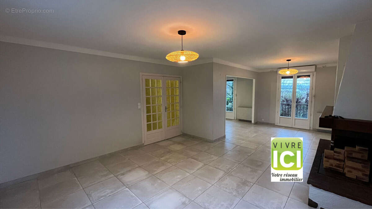 Maison à LA CHAPELLE-BASSE-MER